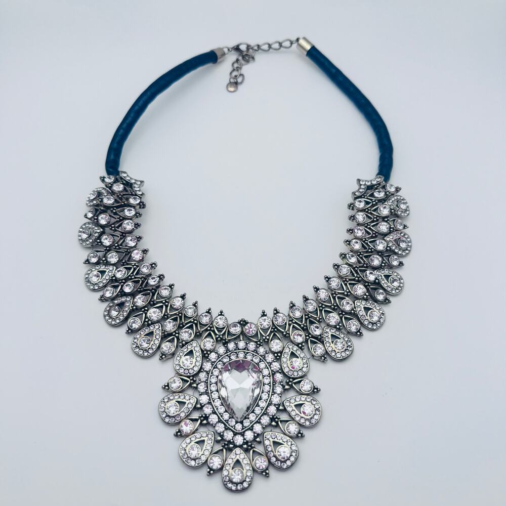 Veronese Statement Pendant Collar Necklace